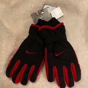 NWT Nike Youth Winter Snow Gloves 8-20 size